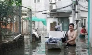 Ngôi làng Hà Nội vẫn chìm trong nước một tuần sau bão Bualoi Ngôi làng Hà Nội vẫn chìm trong nước một tuần sau bão Bualoi